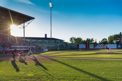 Ejemplo de espectaculares en canchas deportivas